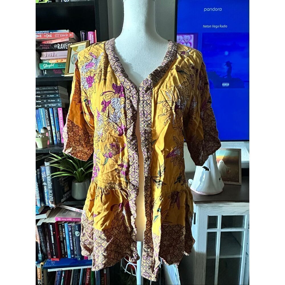 Angie Size Medium Mustard yellow and pink floral print kimono blouse